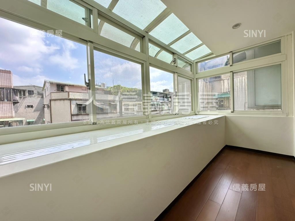 頂天立地★邊間採光兩房房屋室內格局與周邊環境