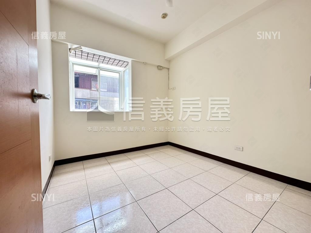 頂天立地★邊間採光兩房房屋室內格局與周邊環境