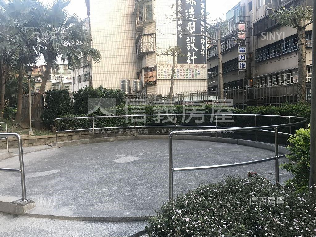 頂天立地★邊間採光兩房房屋室內格局與周邊環境