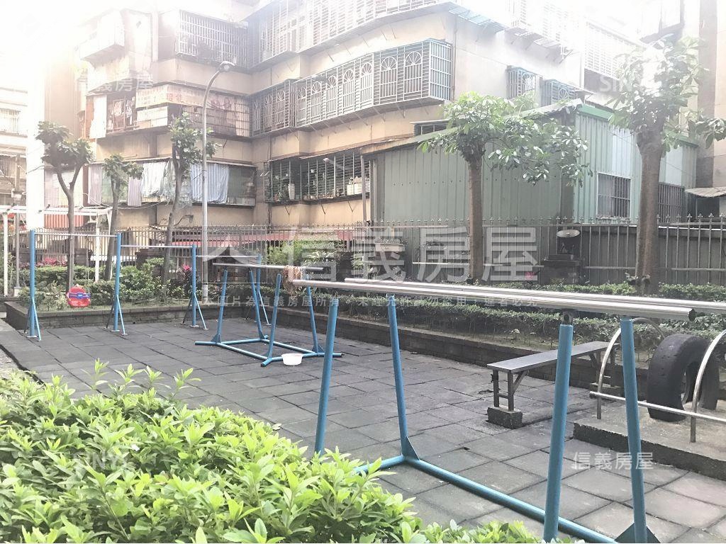 頂天立地★邊間採光兩房房屋室內格局與周邊環境