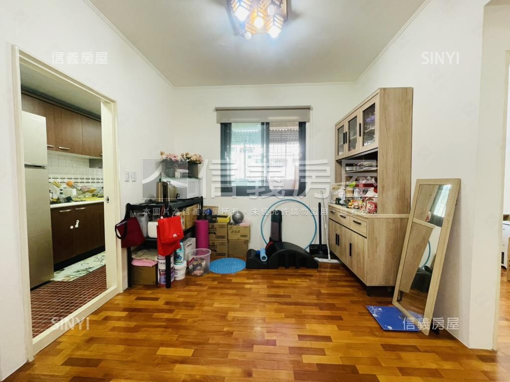 近捷運首購國泰三樓美三房房屋室內格局與周邊環境