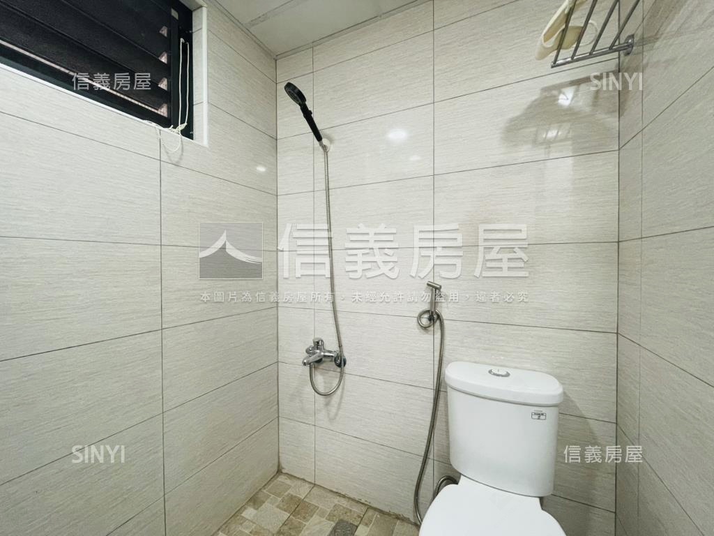 近捷運首購國泰三樓美三房房屋室內格局與周邊環境