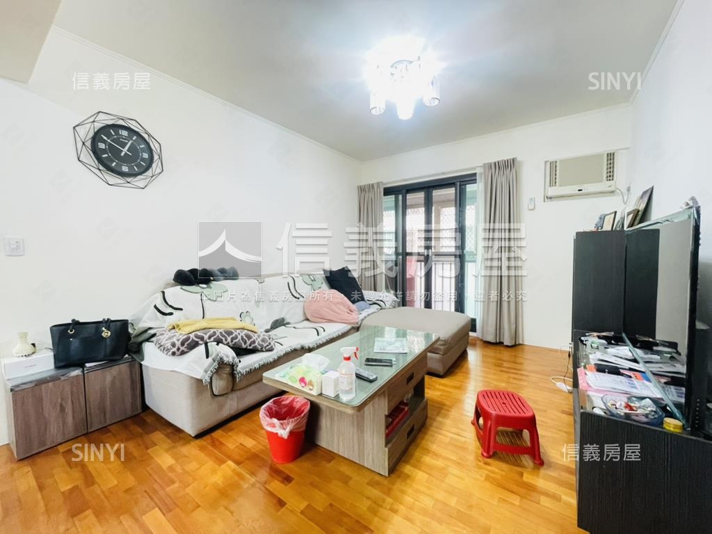 近捷運首購國泰三樓美三房房屋室內格局與周邊環境