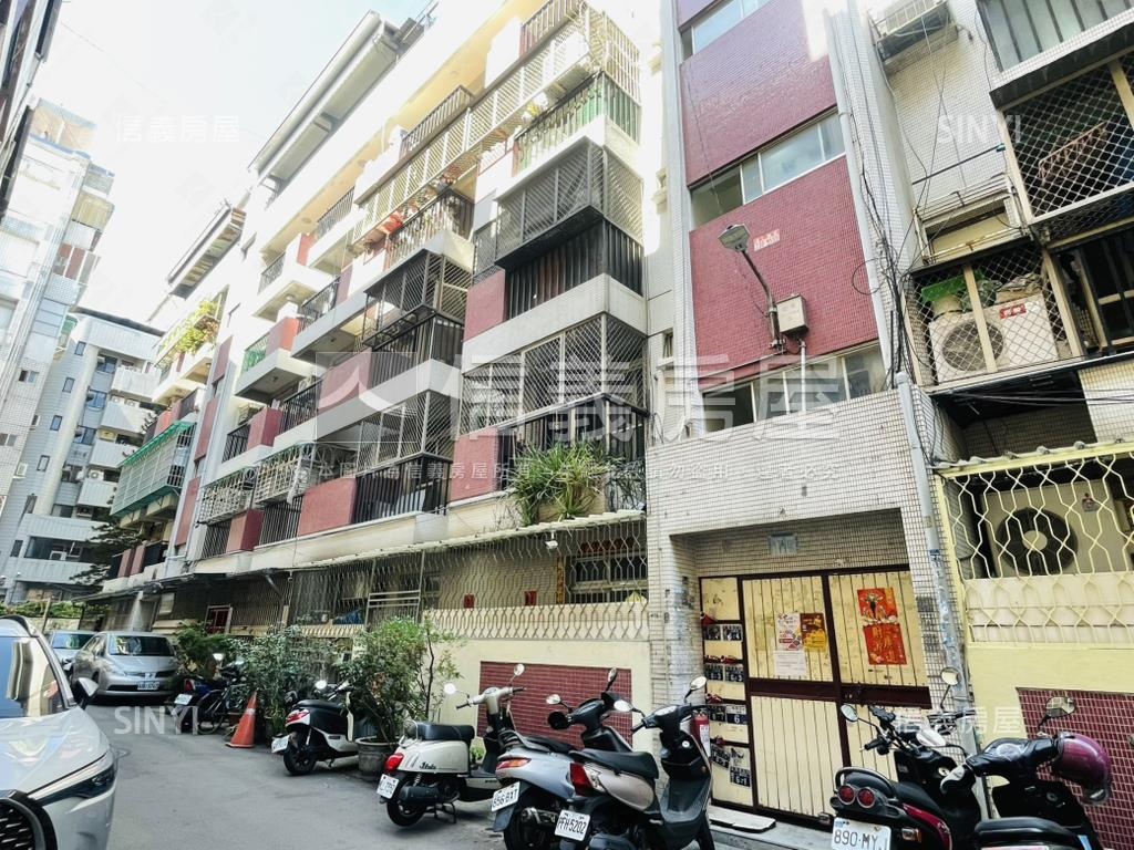 近捷運首購國泰三樓美三房房屋室內格局與周邊環境