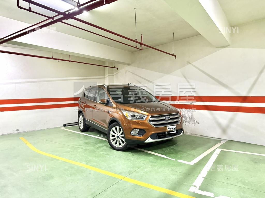 【新接】新紐約Ｂ１車位房屋室內格局與周邊環境