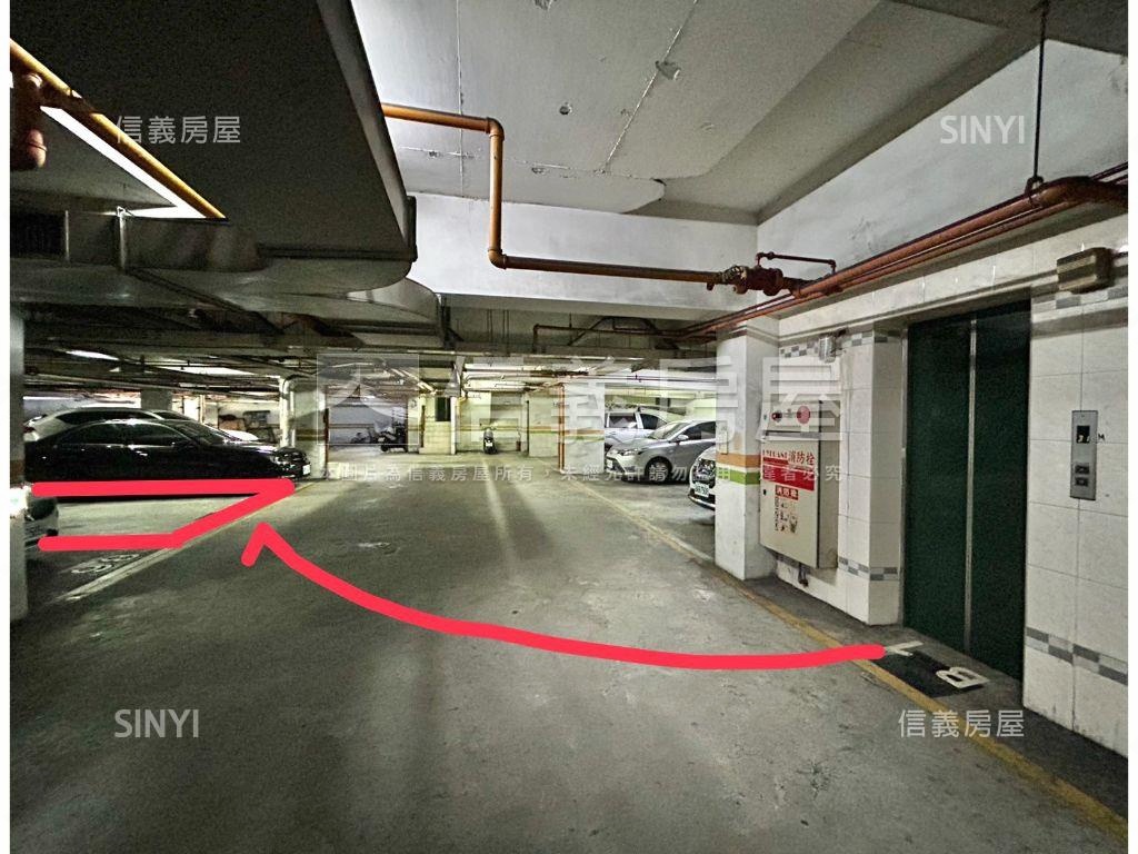 榮總三角窗附平車寬店房屋室內格局與周邊環境