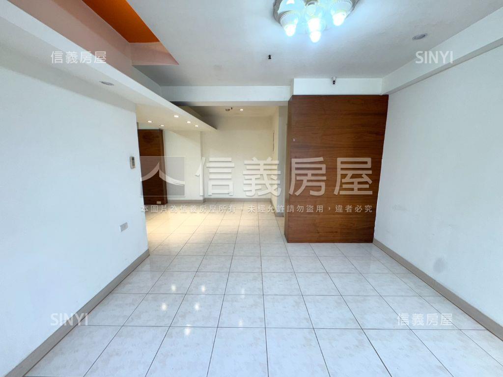 捷運好近景安三房車位房屋室內格局與周邊環境