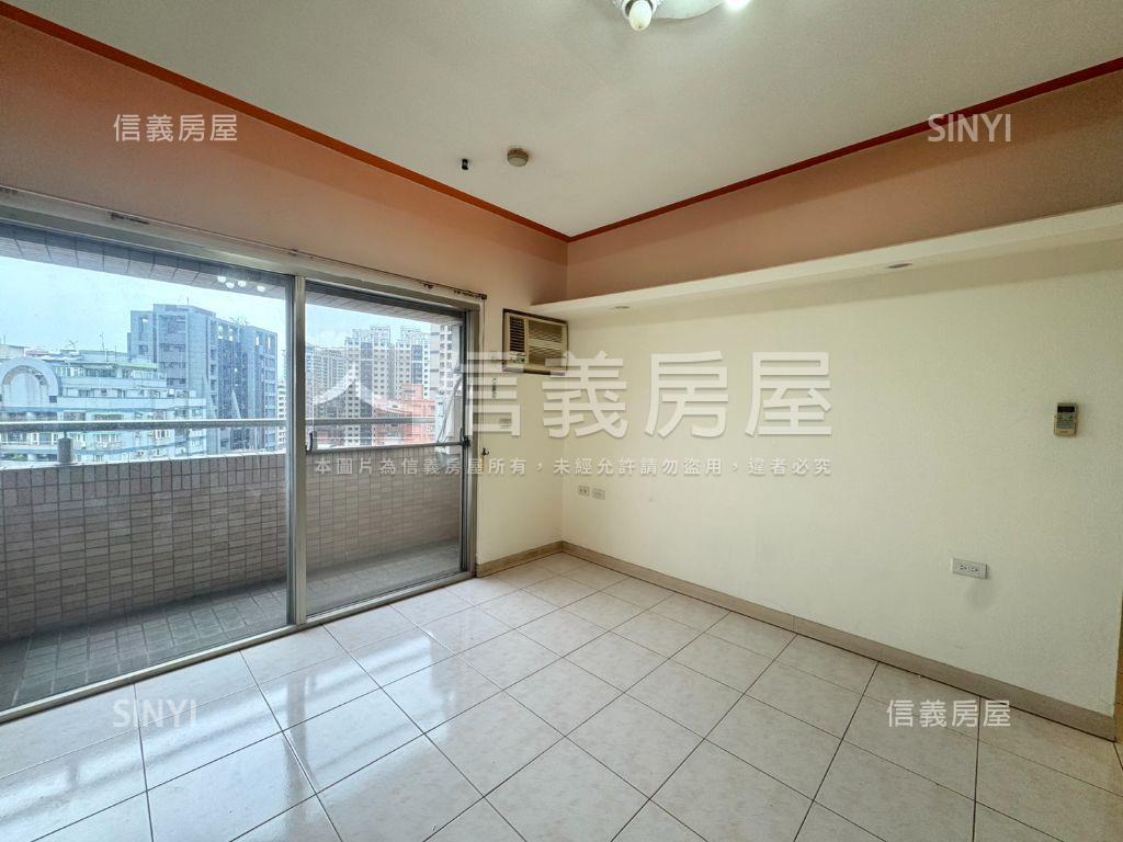 捷運好近景安三房車位房屋室內格局與周邊環境