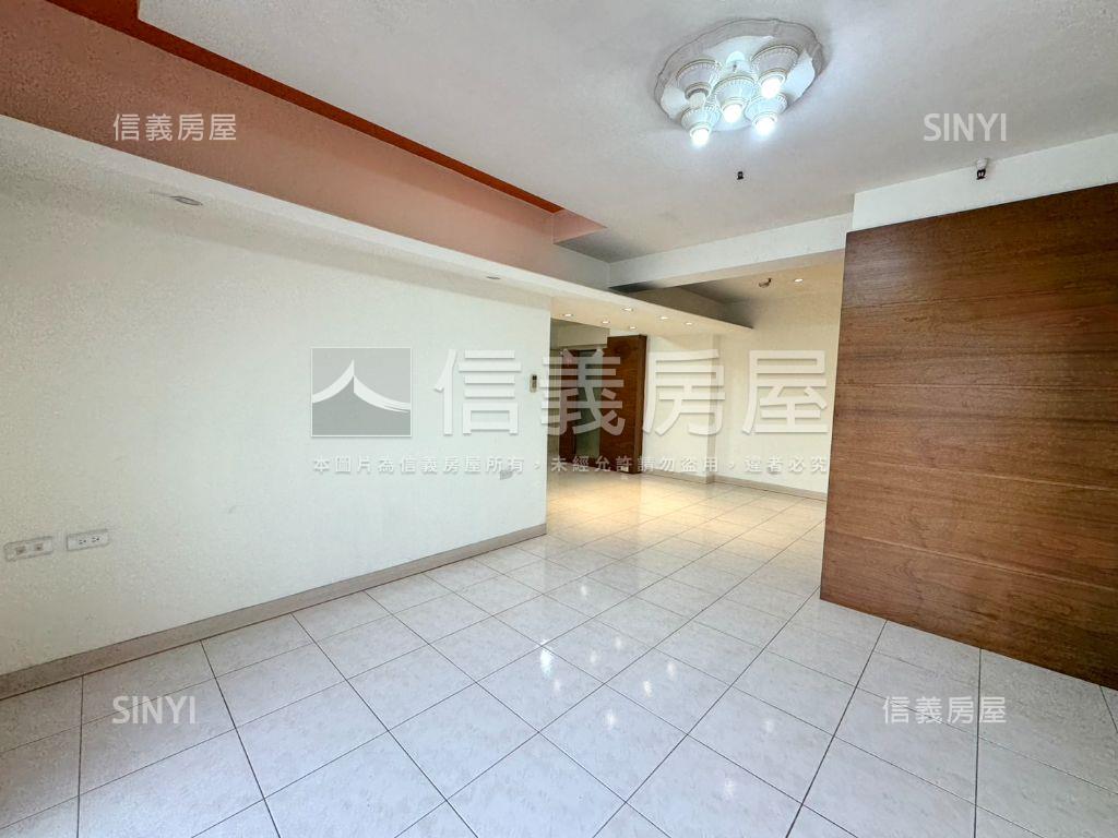 捷運好近景安三房車位房屋室內格局與周邊環境