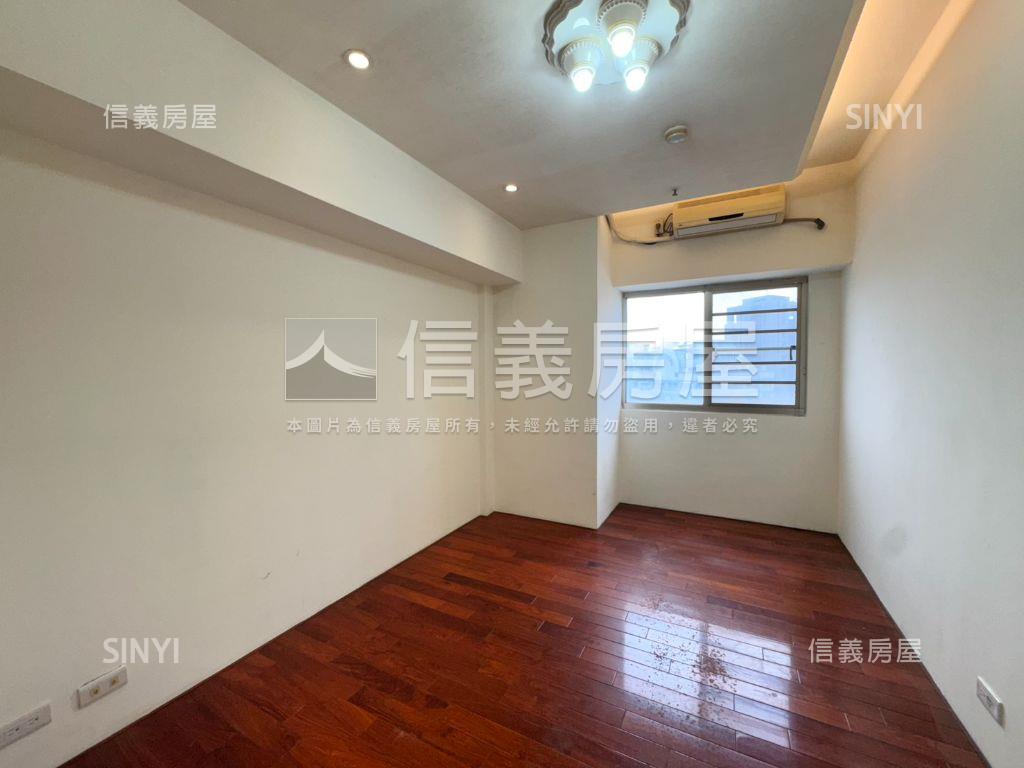 捷運好近景安三房車位房屋室內格局與周邊環境