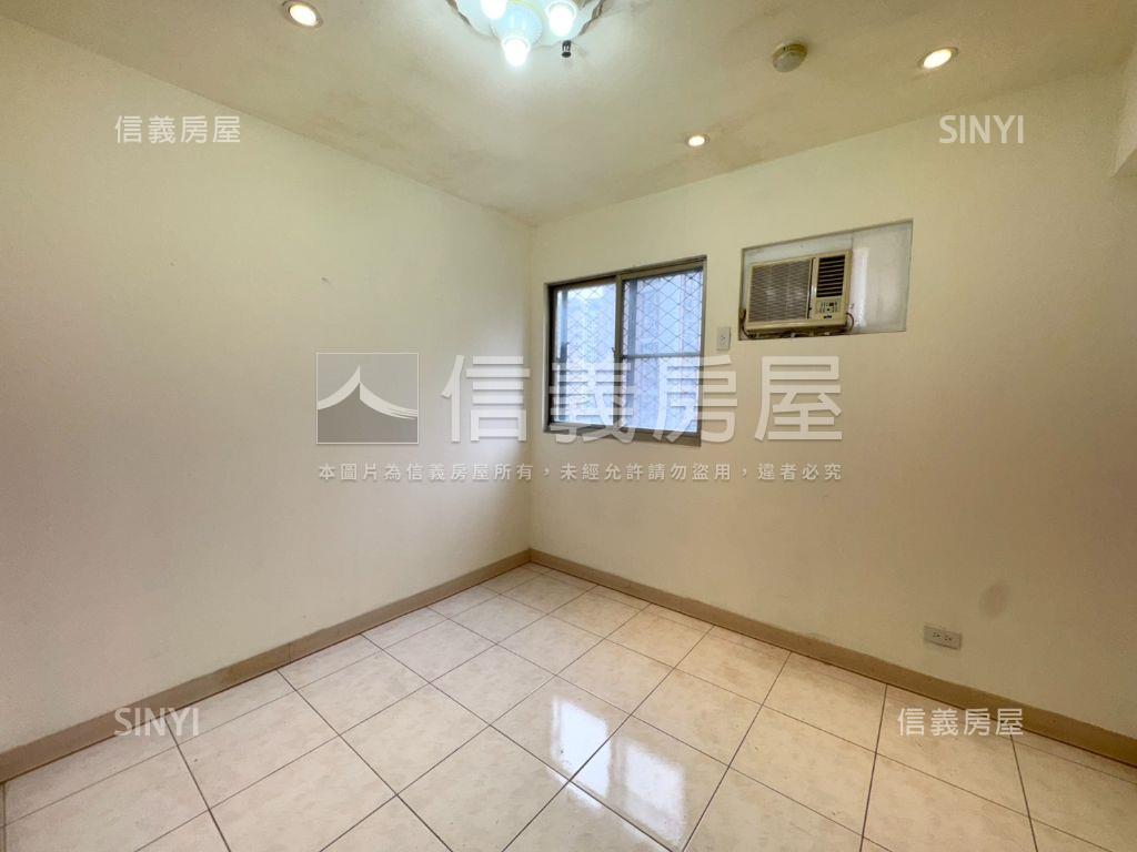 捷運好近景安三房車位房屋室內格局與周邊環境