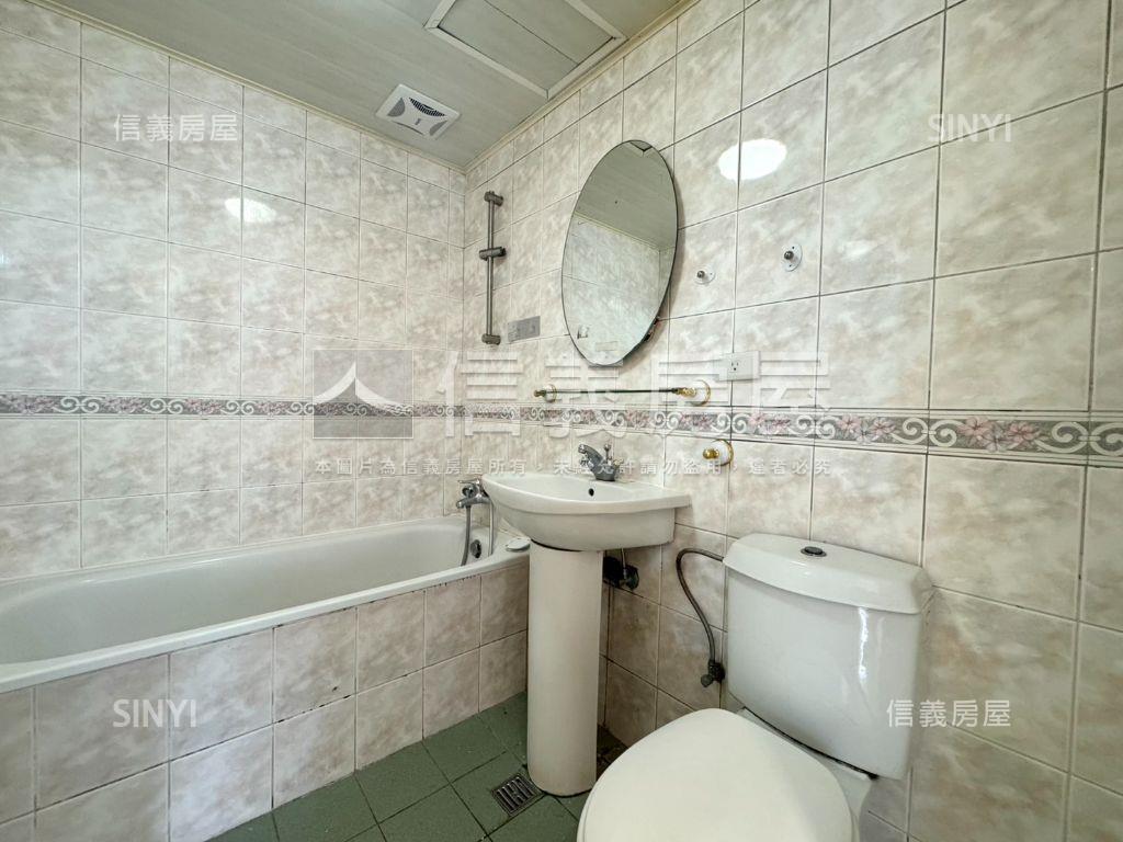 捷運好近景安三房車位房屋室內格局與周邊環境