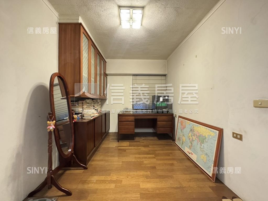 隆大鳳凰樺榭大４房成家宅房屋室內格局與周邊環境