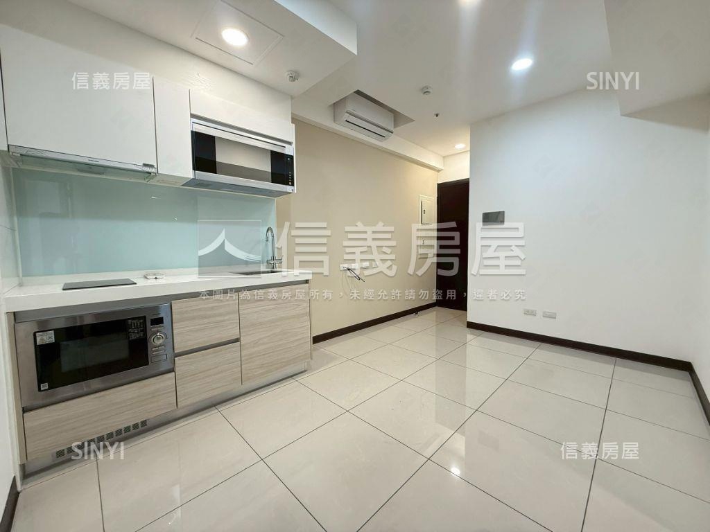 翱翔天空三房車位房屋室內格局與周邊環境