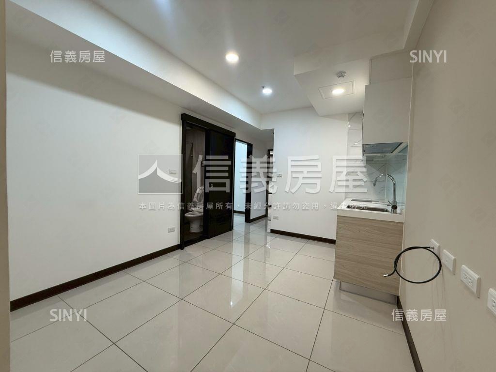 翱翔天空三房車位房屋室內格局與周邊環境