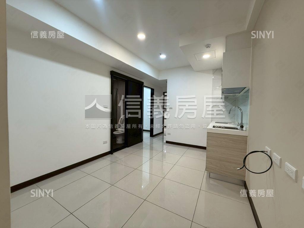 翱翔天空三房車位房屋室內格局與周邊環境