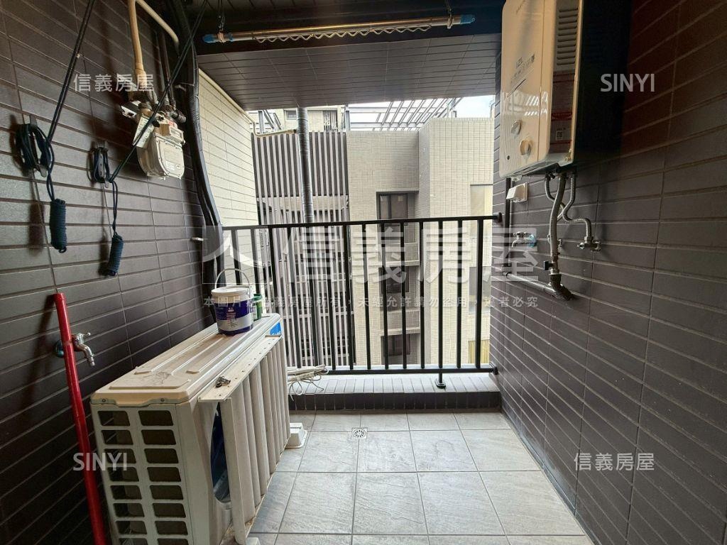 翱翔天空三房車位房屋室內格局與周邊環境