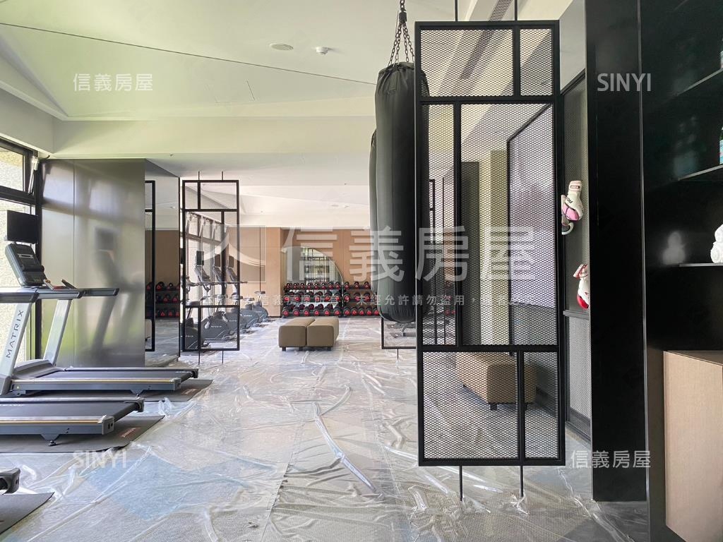 翱翔天空三房車位房屋室內格局與周邊環境