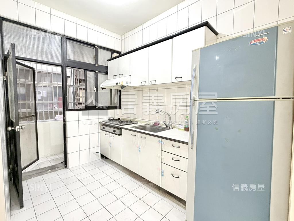 鶯桃福德站–美裝潢公寓房屋室內格局與周邊環境