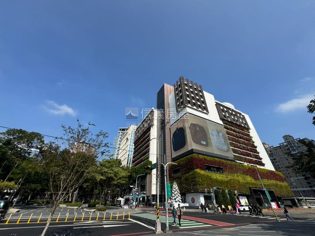 近市民廣場辦公室附雙車位房屋室內格局與周邊環境