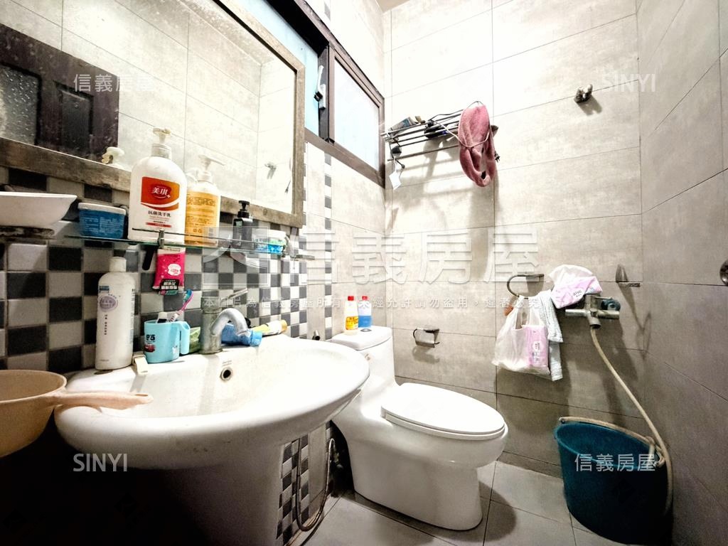 近新台１７線．面寬金店面房屋室內格局與周邊環境