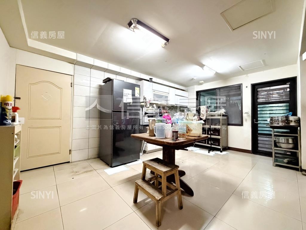 近新台１７線．面寬金店面房屋室內格局與周邊環境