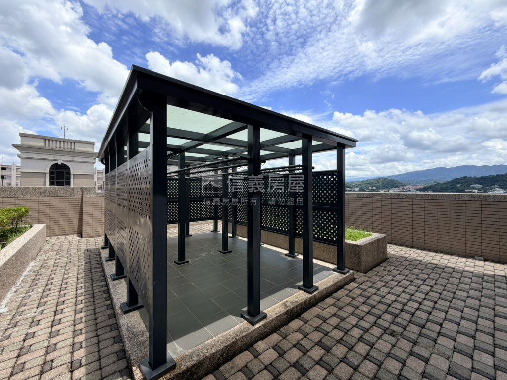 晴光花園三房平車房屋室內格局與周邊環境