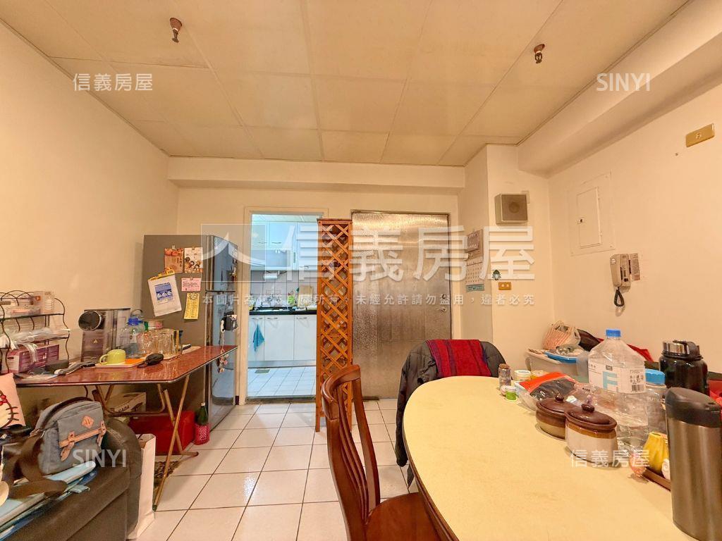 國安國宅雙衛開窗帝王戶房屋室內格局與周邊環境