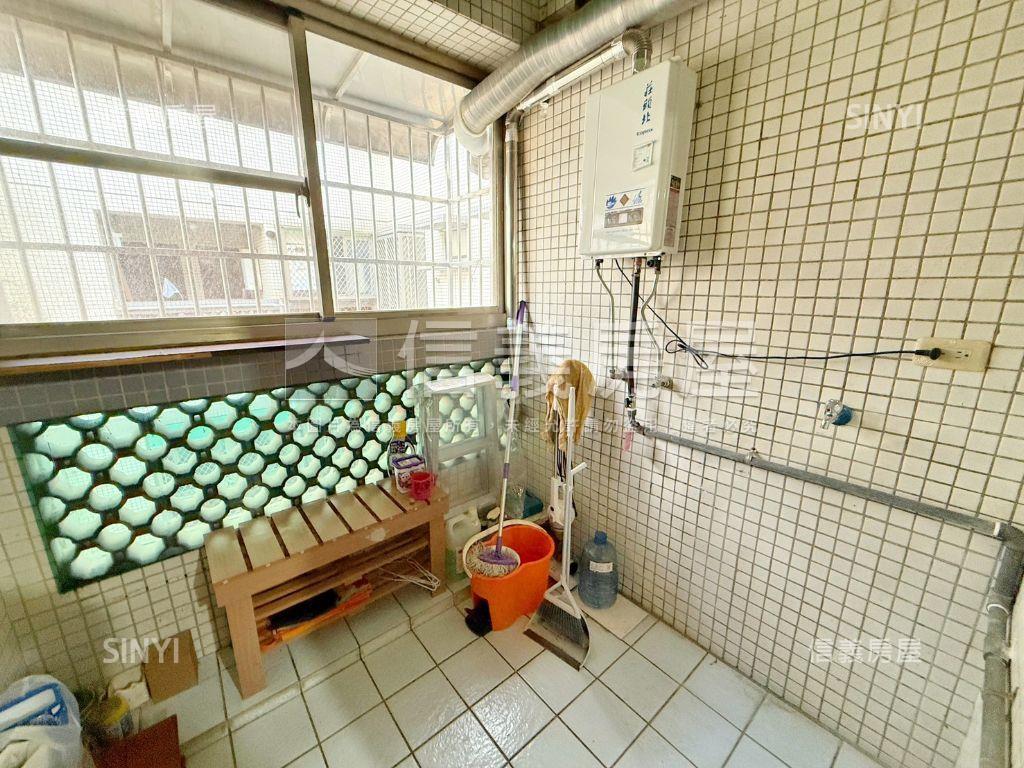 國安國宅雙衛開窗帝王戶房屋室內格局與周邊環境