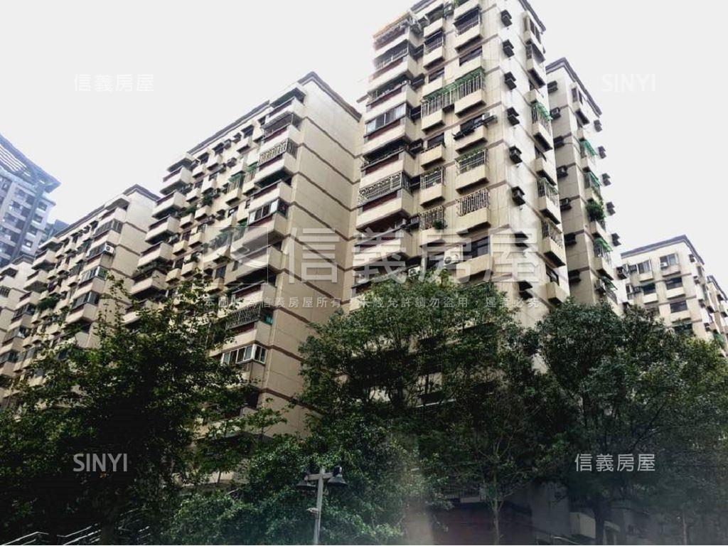 國安國宅雙衛開窗帝王戶房屋室內格局與周邊環境