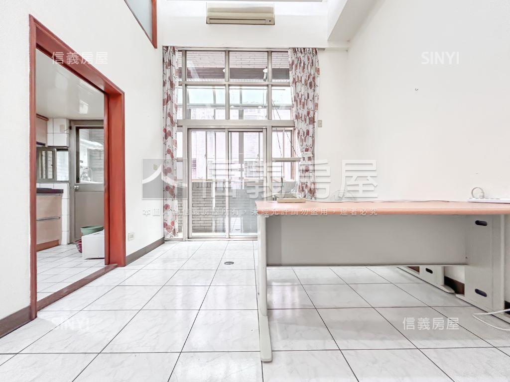 英郡Ａ採光大戶車位房屋室內格局與周邊環境