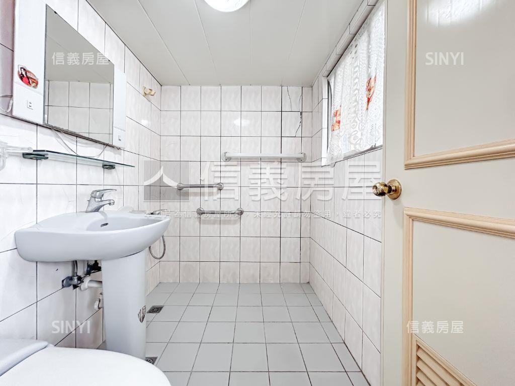 英郡Ａ採光大戶車位房屋室內格局與周邊環境