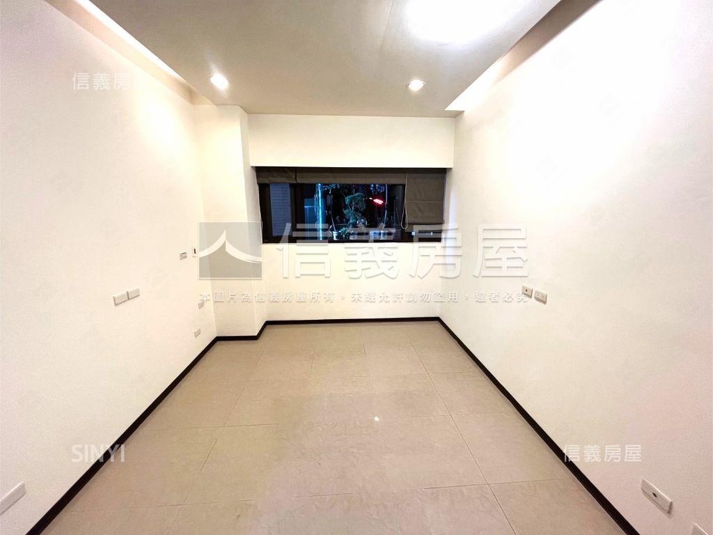 哲里三房車位房屋室內格局與周邊環境