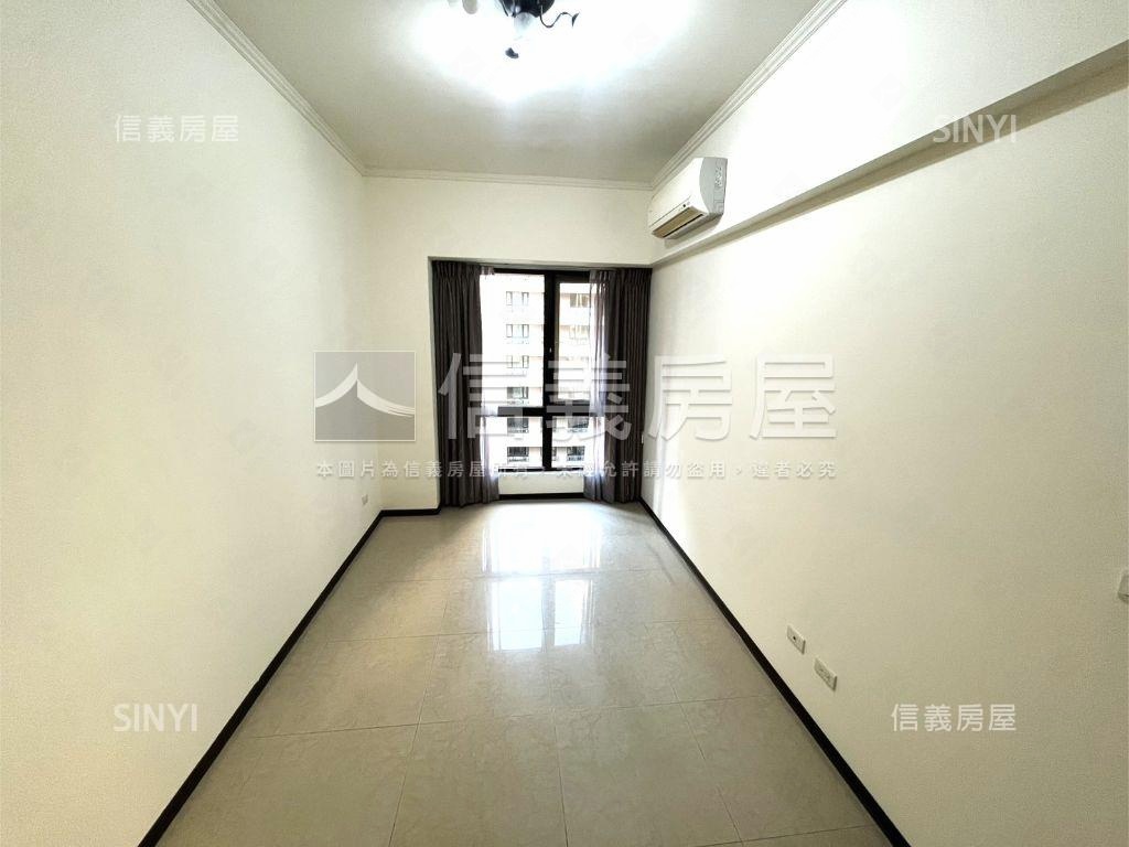 哲里三房車位房屋室內格局與周邊環境