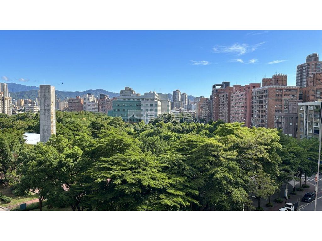 面公園豪景明亮大四房房屋室內格局與周邊環境