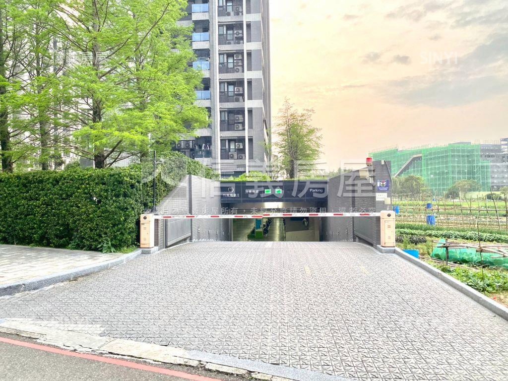 金軌首鋪・創富捷境房屋室內格局與周邊環境