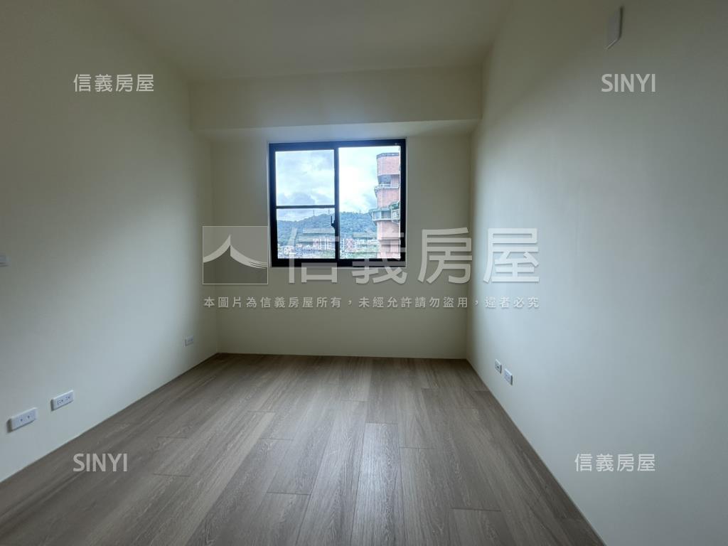全新三房車位房屋室內格局與周邊環境