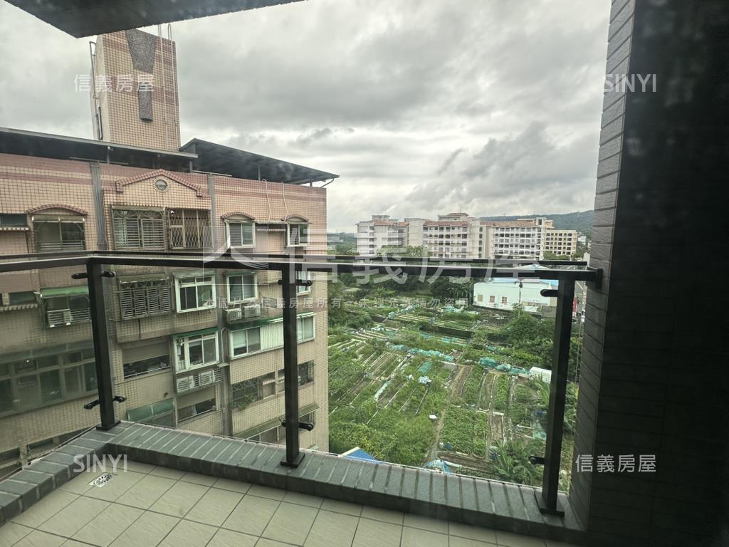 全新三房車位房屋室內格局與周邊環境