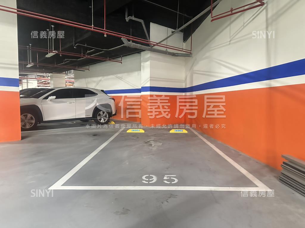 全新三房車位房屋室內格局與周邊環境