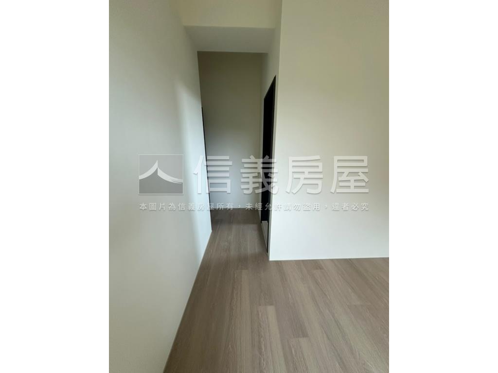 全新三房車位房屋室內格局與周邊環境