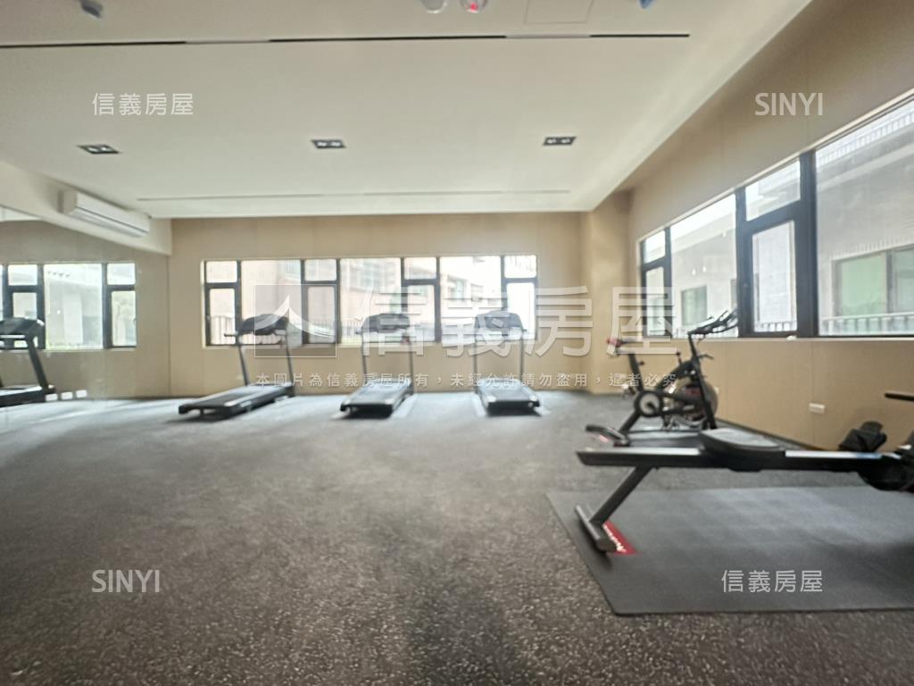 全新三房車位房屋室內格局與周邊環境