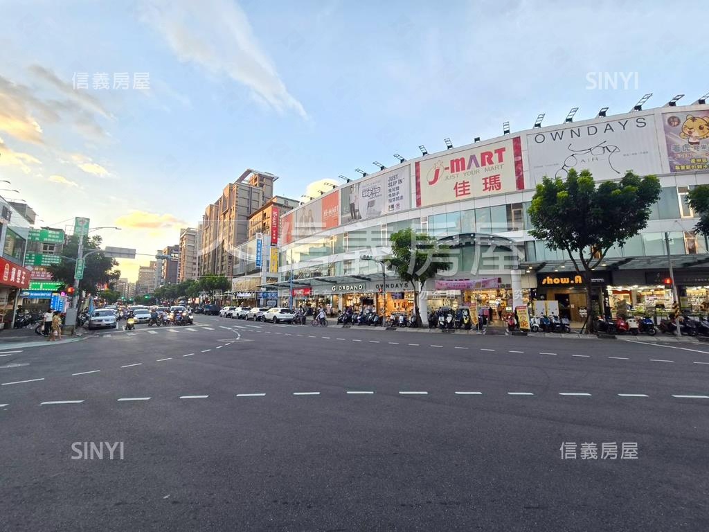 稀有面寬醒目三角窗雙店面房屋室內格局與周邊環境