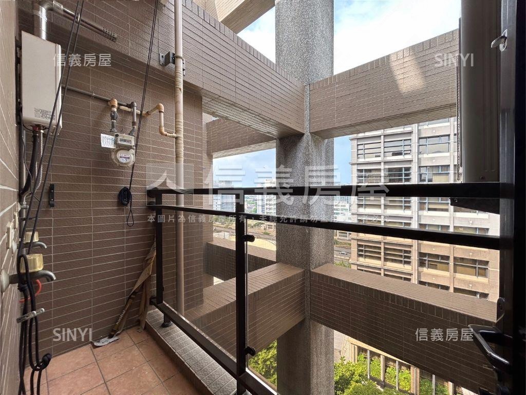 園區旁兩房平面車位房屋室內格局與周邊環境