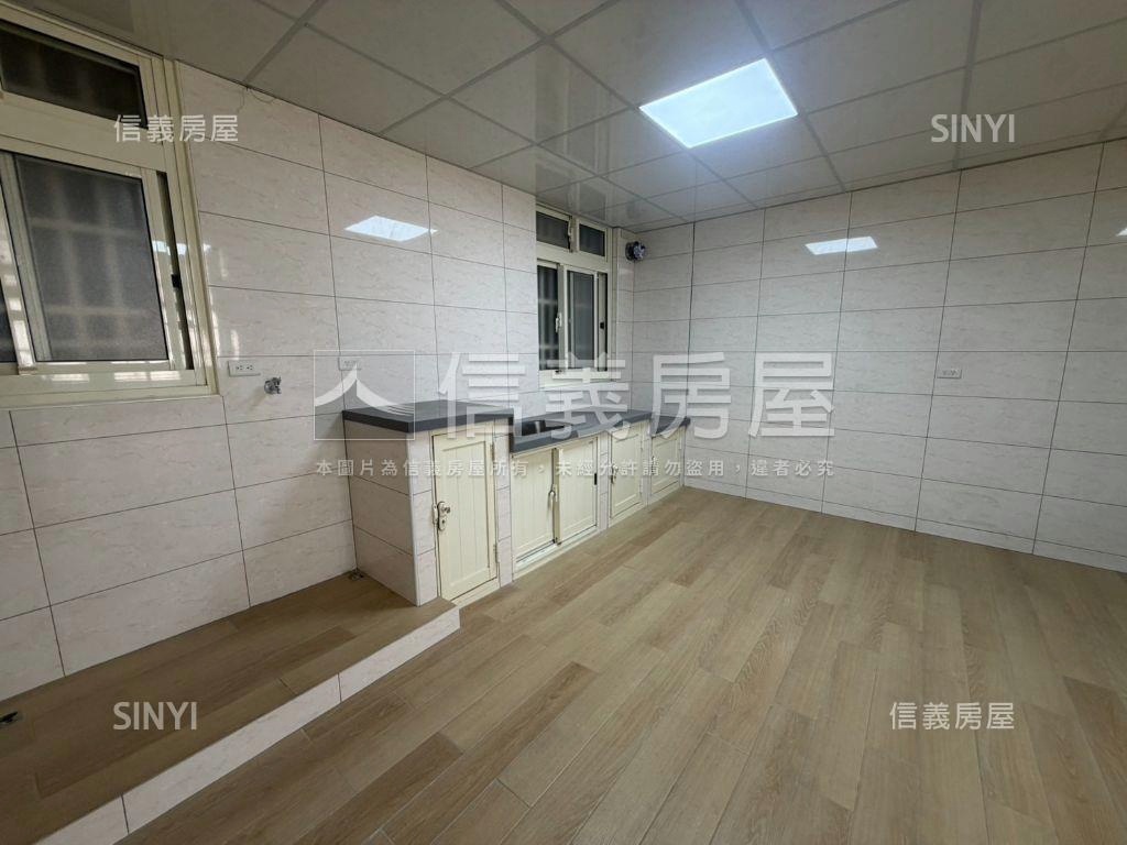 信義街二樓美寓房屋室內格局與周邊環境