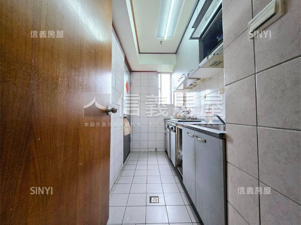 附中旁高樓美景三房車位房屋室內格局與周邊環境