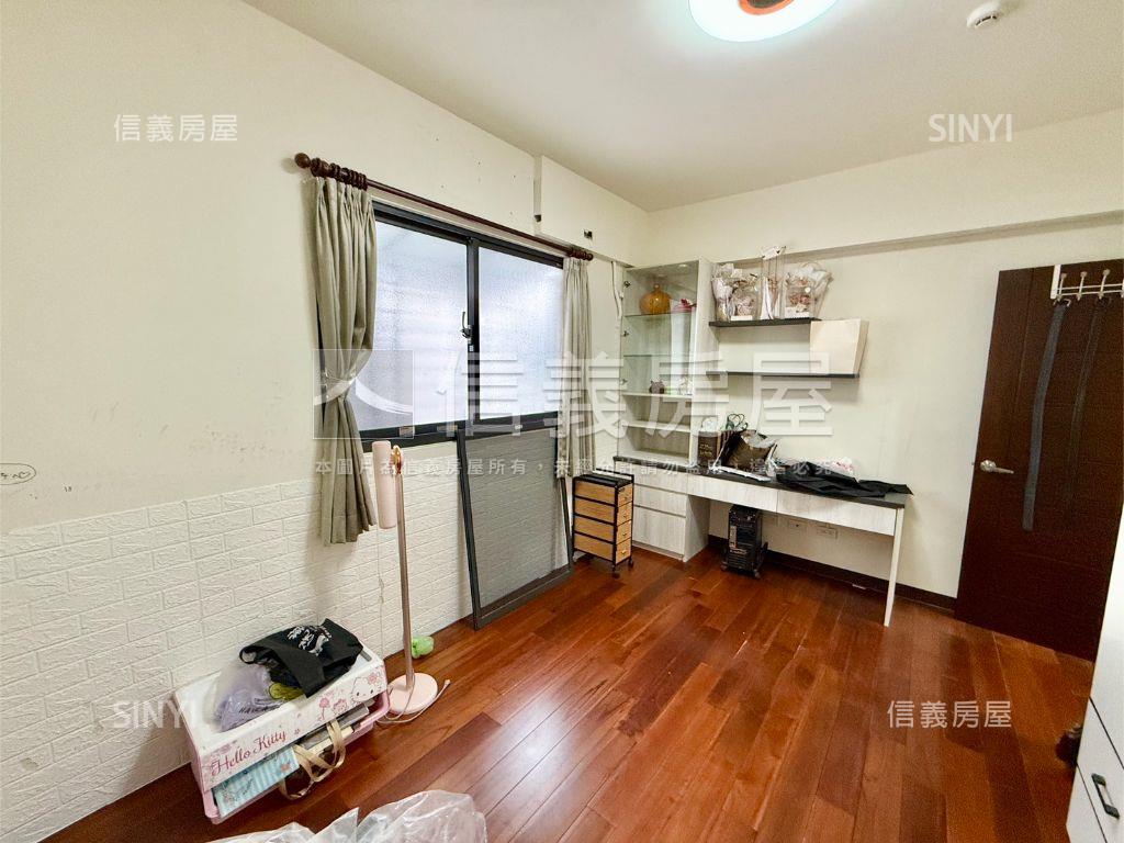 近新市鎮面公園車墅透天房屋室內格局與周邊環境