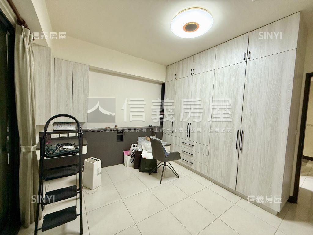 近新市鎮面公園車墅透天房屋室內格局與周邊環境