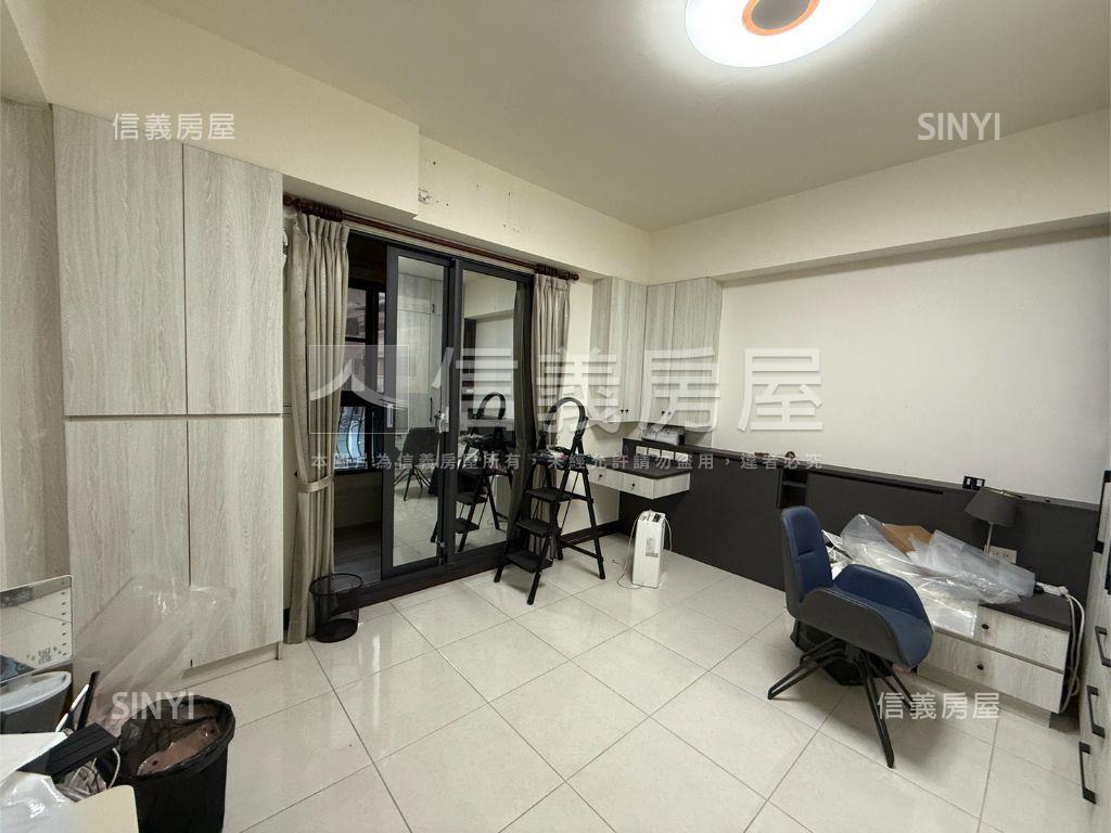 近新市鎮面公園車墅透天房屋室內格局與周邊環境