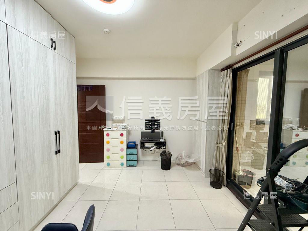 近新市鎮面公園車墅透天房屋室內格局與周邊環境