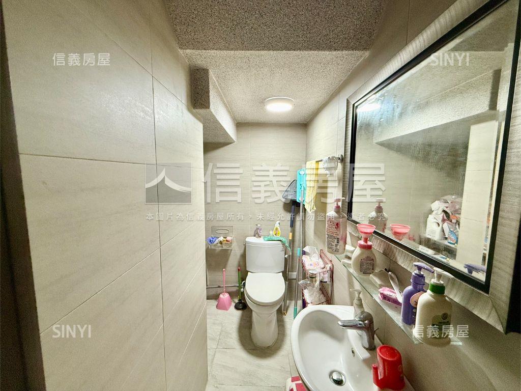 近新市鎮面公園車墅透天房屋室內格局與周邊環境